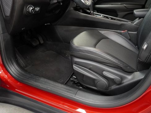 Used 2025 Jeep Compass Latitude w/ Altitude Special Edition image 39