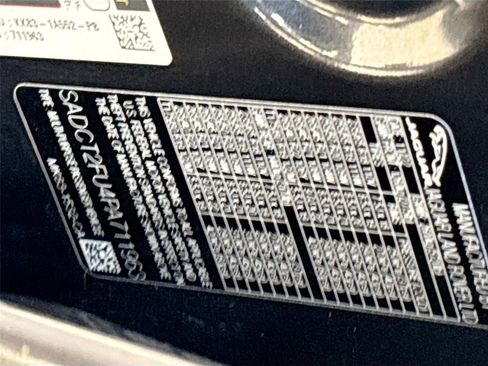 Used 2023 Jaguar F-PACE R-Dynamic S image 33