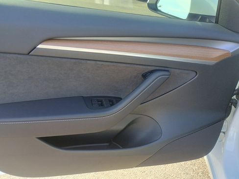 Used 2023 Tesla Model 3 Performance image 11