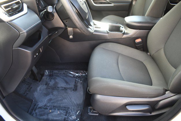 Certified 2025 Toyota RAV4 LE AWD/4WD image 15