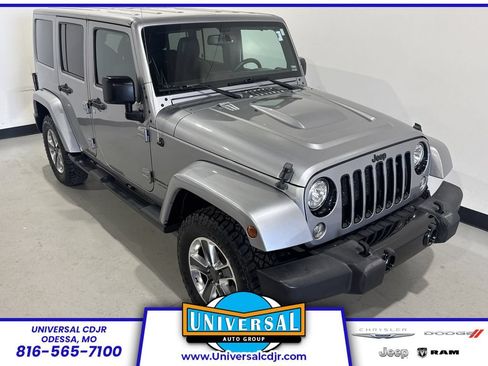 Used 2018 Jeep Wrangler Unlimited Sahara AWD/4WD image 1
