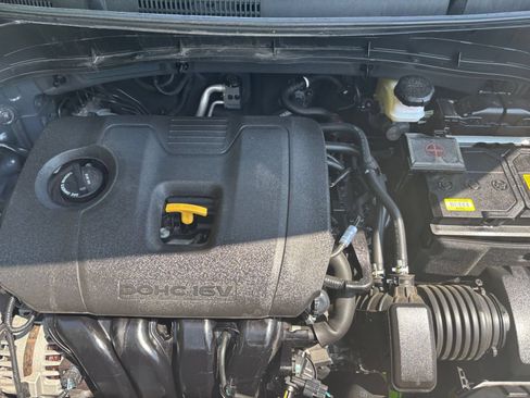 Used 2025 Kia Soul LX w/ LX Technology Package FWD image 27