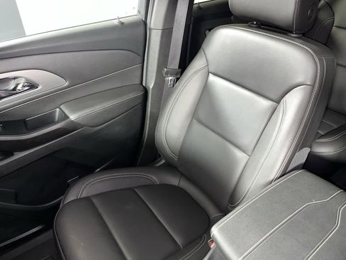 Used 2023 Chevrolet Traverse LT w/ LT Premium Package FWD image 28