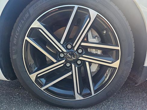 Used 2025 Genesis G80 2.5T Advanced image 9