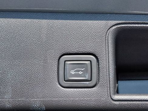 Used 2023 GMC Terrain Denali AWD/4WD image 16