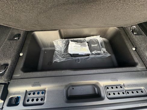 Used 2024 Jeep Wrangler Willys image 28