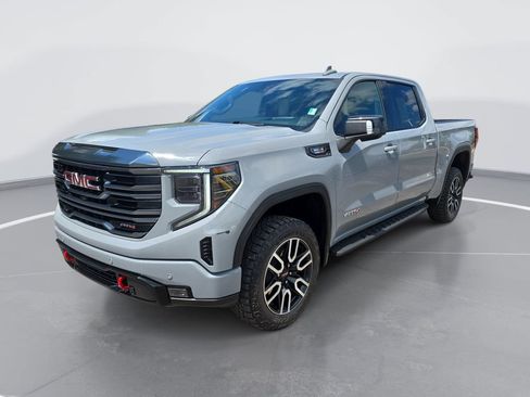 Used 2024 GMC Sierra 1500 AT4 w/ Technology Package AWD/4WD image 9