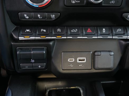 Used 2020 GMC Sierra 1500 SLT w/ SLT Premium Plus Package AWD/4WD image 31