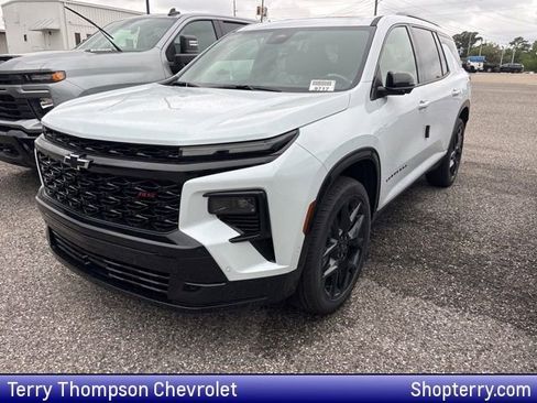 New 2026 Chevrolet Traverse RS w/ LPO, Floor Liner Package FWD image 1
