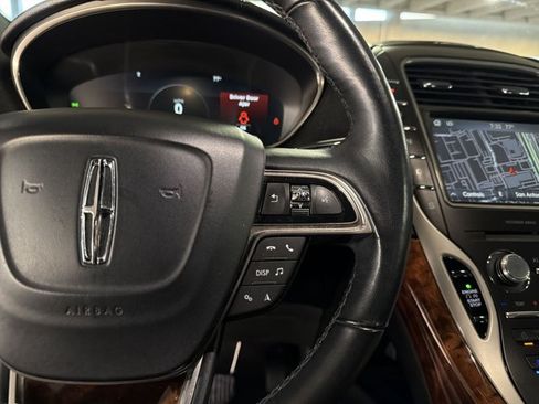 Used 2019 Lincoln Nautilus Reserve w/ Ultimate Package FWD image 17