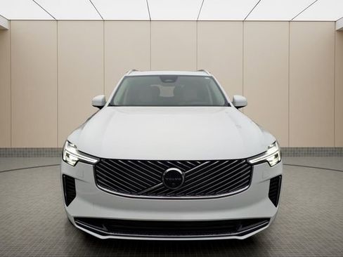 New 2026 Volvo XC90 T8 Ultra w/ Protection Package Premier image 4