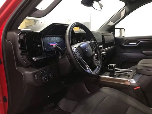 Used 2024 Chevrolet Silverado 1500 LT Trail Boss w/ LPO, Dark Essentials Package image 11