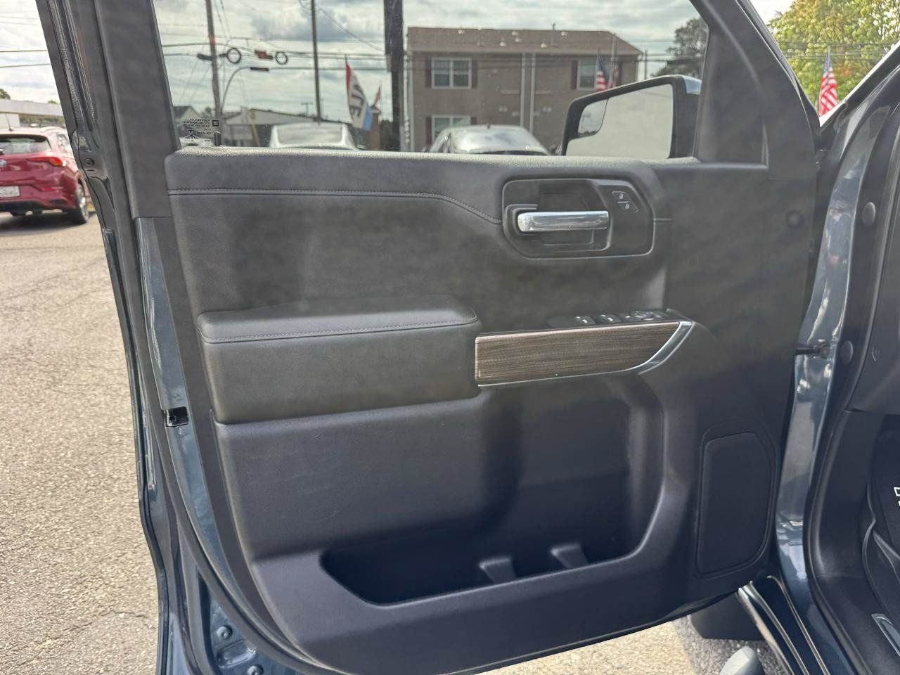 Used 2020 Chevrolet Silverado 1500 LT w/ All-Star Edition AWD/4WD image 9