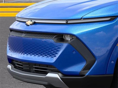 New 2025 Chevrolet Equinox EV LT image 13