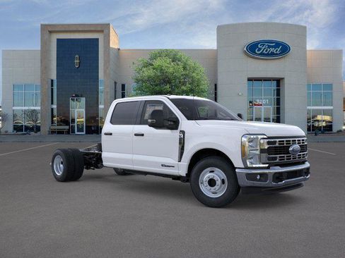 New 2026 Ford F350 XL w/ XL Chrome Package RWD image 7
