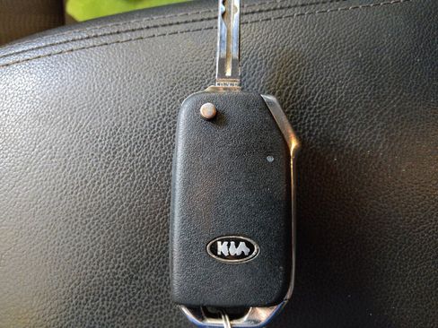 Used 2022 Kia Sportage LX AWD/4WD image 32