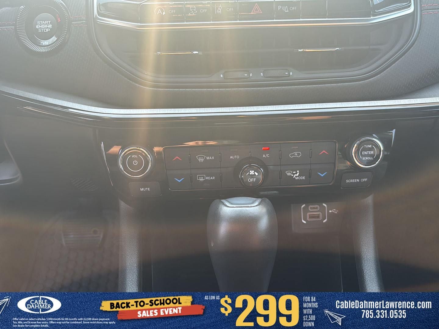 Used 2025 Jeep Compass Trailhawk AWD/4WD image 18