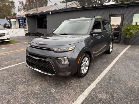 Used 2020 Kia Soul S FWD image 1