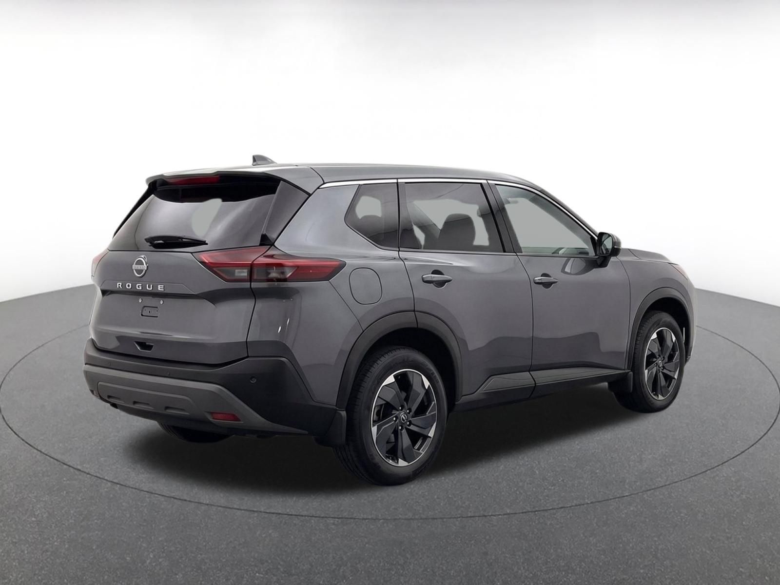 Used 2025 Nissan Rogue SV FWD image 8