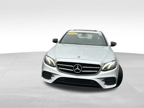 Used 2020 Mercedes-Benz E 350 4MATIC Sedan image 2