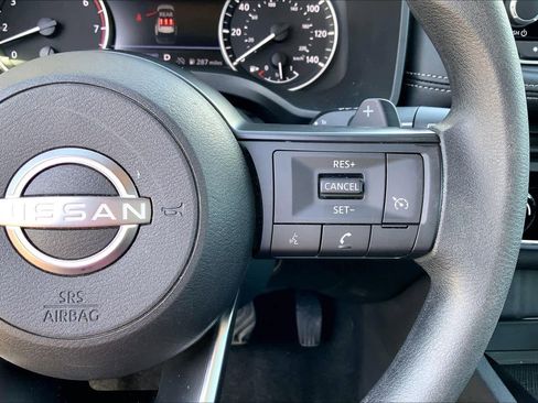 Used 2024 Nissan Rogue S image 25