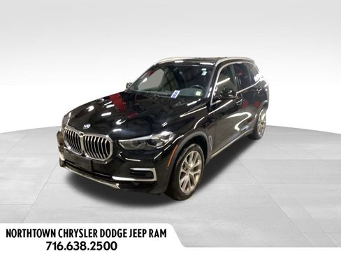 Used 2023 BMW X5 xDrive40i w/ Premium Package image 2