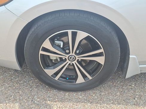 Certified 2023 Nissan Sentra SV FWD image 29