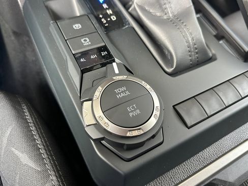 New 2025 Toyota Tacoma SR5 image 32