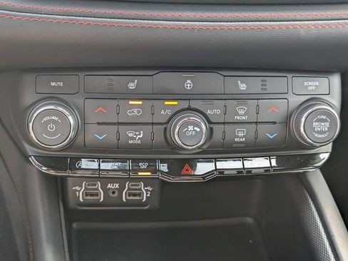 Used 2025 Dodge Durango GT AWD/4WD image 26