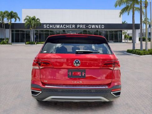 Certified 2022 Volkswagen Taos SE w/ IQ.Drive SE Package FWD image 6