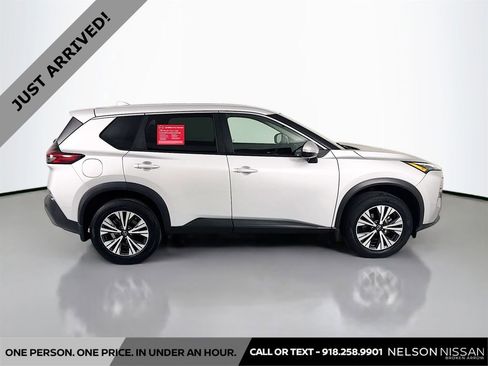 Certified 2022 Nissan Rogue SV image 4