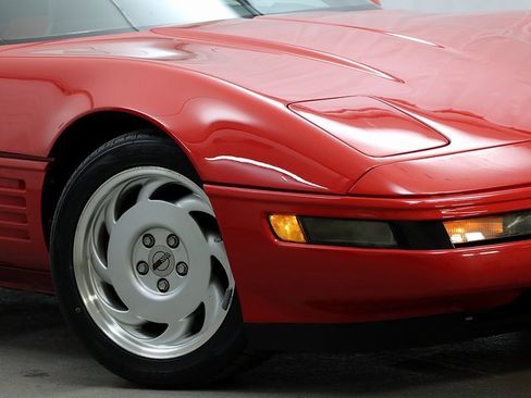 Used 1992 Chevrolet Corvette Coupe image 3