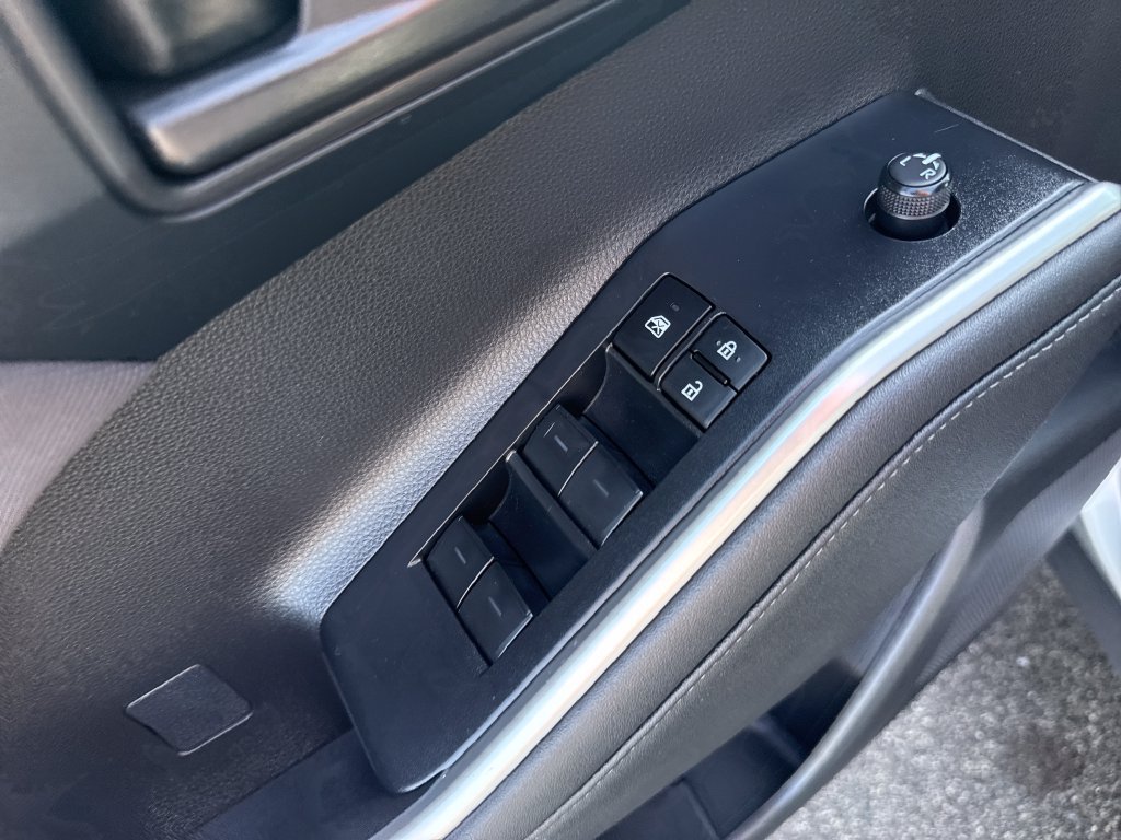 Used 2023 Toyota Highlander L FWD image 10