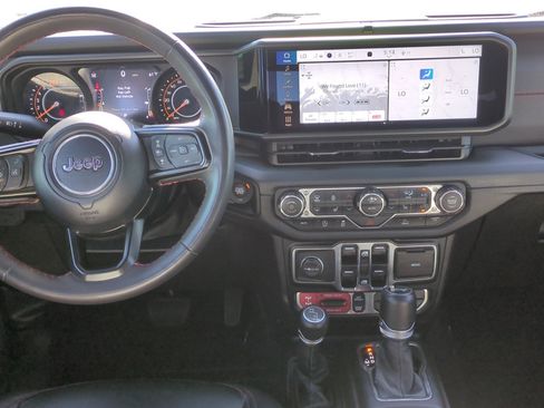 Used 2024 Jeep Wrangler Unlimited Rubicon w/ Convenience Group image 26