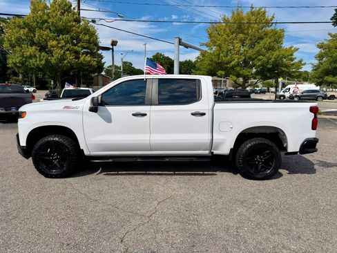 Used 2019 Chevrolet Silverado 1500 Custom Trail Boss w/ Custom Convenience Package AWD/4WD image 2