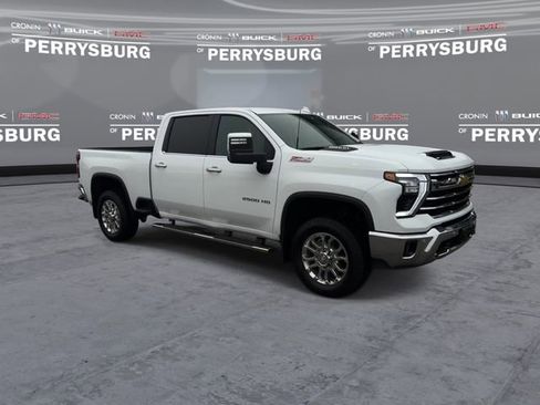 Used 2025 Chevrolet Silverado 2500 LTZ w/ LTZ Premium Package AWD/4WD image 2