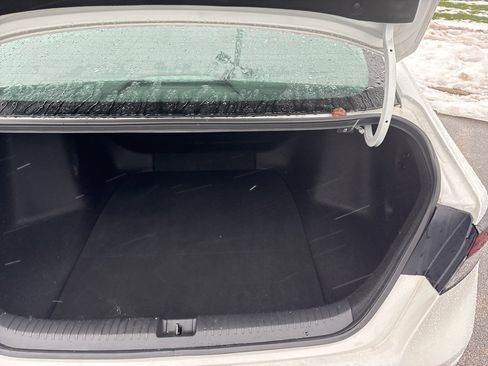 Used 2023 Honda Accord LX image 9