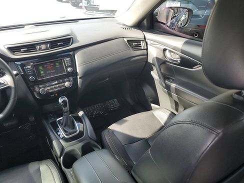 Used 2019 Nissan Rogue SL FWD image 17