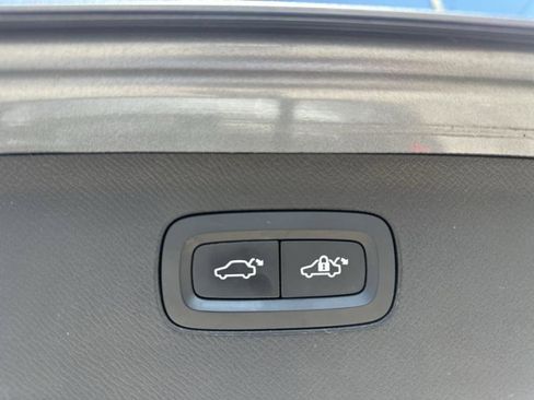 Used 2018 Volvo XC90 T5 Momentum w/ Momentum Plus Package image 20