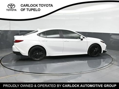 Used 2026 Toyota Camry SE FWD image 4