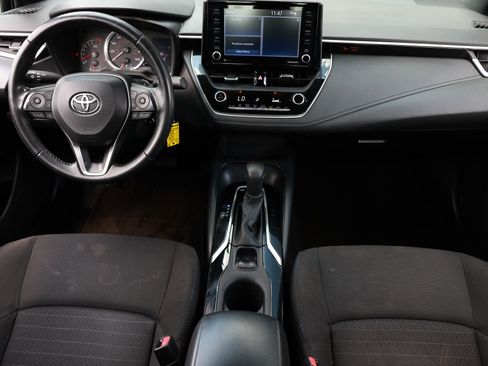 Used 2022 Toyota Corolla SE FWD image 2