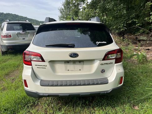 Used 2016 Subaru Outback 2.5i Limited AWD/4WD image 4