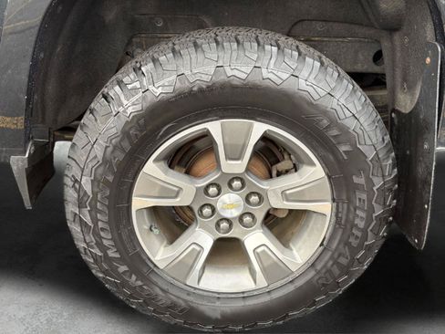 Used 2017 Chevrolet Colorado Z71 AWD/4WD image 8