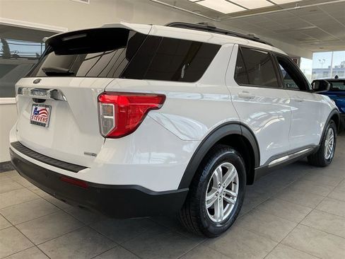 Used 2020 Ford Explorer XLT image 5