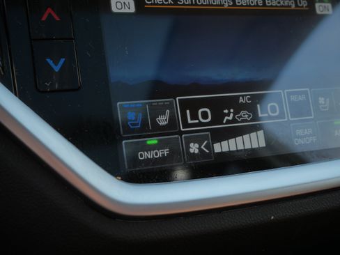 Used 2024 Subaru Ascent Touring w/ Popular Package #2 AWD/4WD image 31