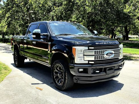 Used 2017 Ford F350 Platinum w/ Platinum Ultimate Package AWD/4WD image 3