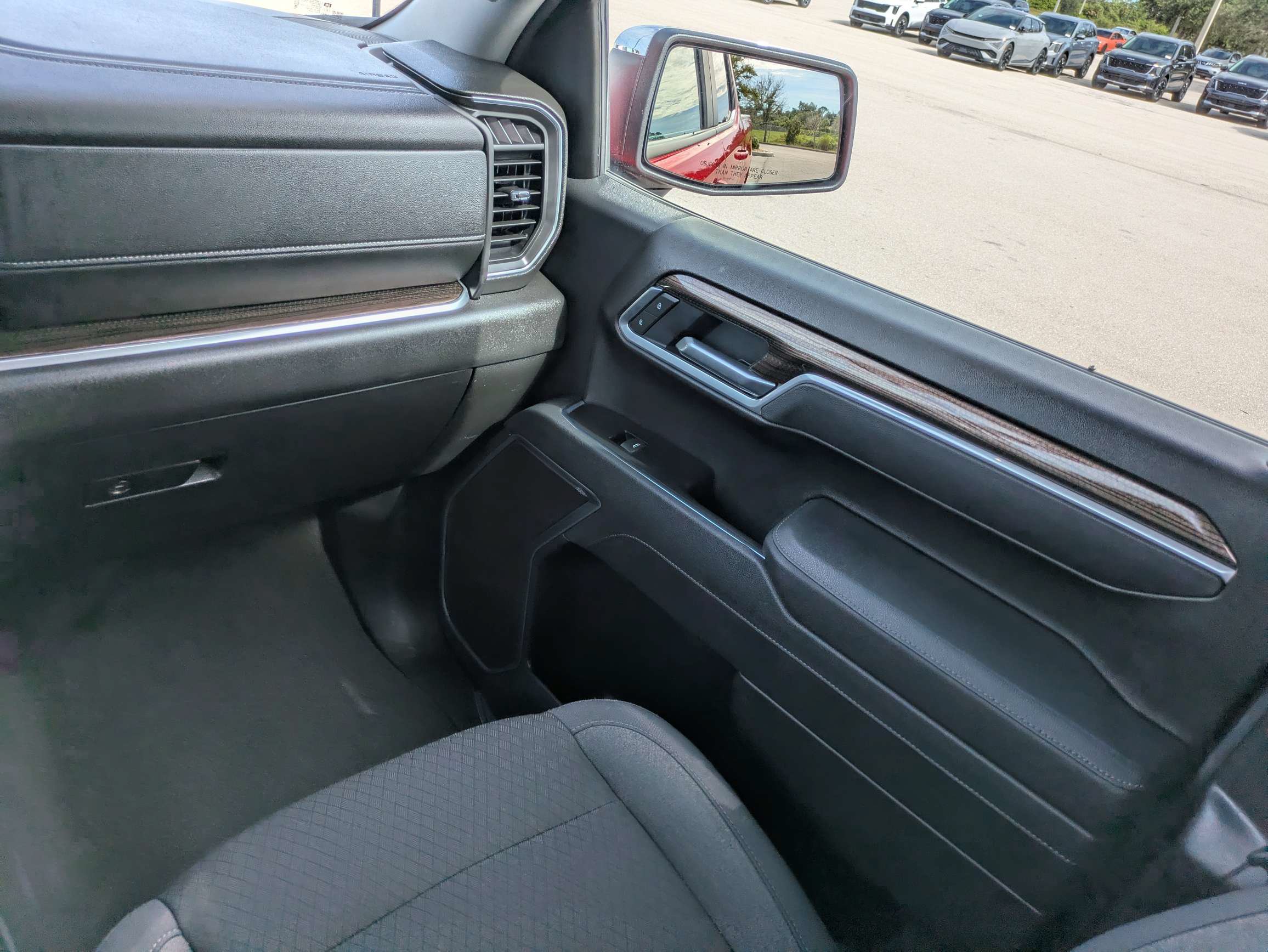 Used 2026 Chevrolet Silverado 1500 LT AWD/4WD image 16