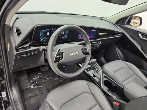 Used 2023 Kia Niro FWD image 17