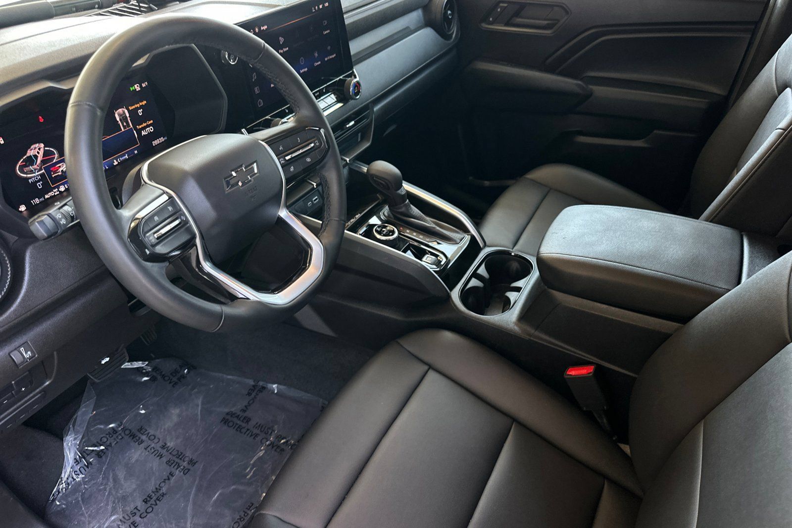 Used 2025 Chevrolet Colorado Trail Boss w/ Midnight Edition AWD/4WD image 10