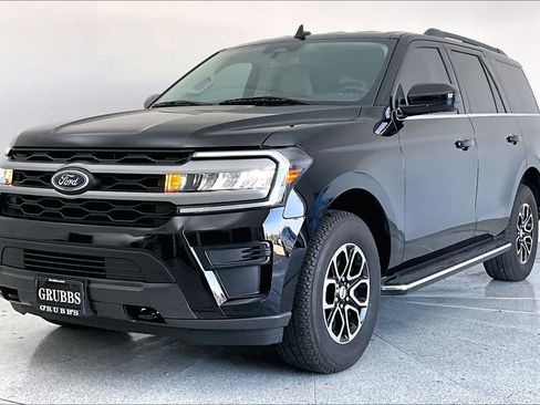 Used 2023 Ford Expedition XLT AWD/4WD image 12